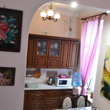 Apartment On Shevchenka Boulevard Ternopil Exteriör bild