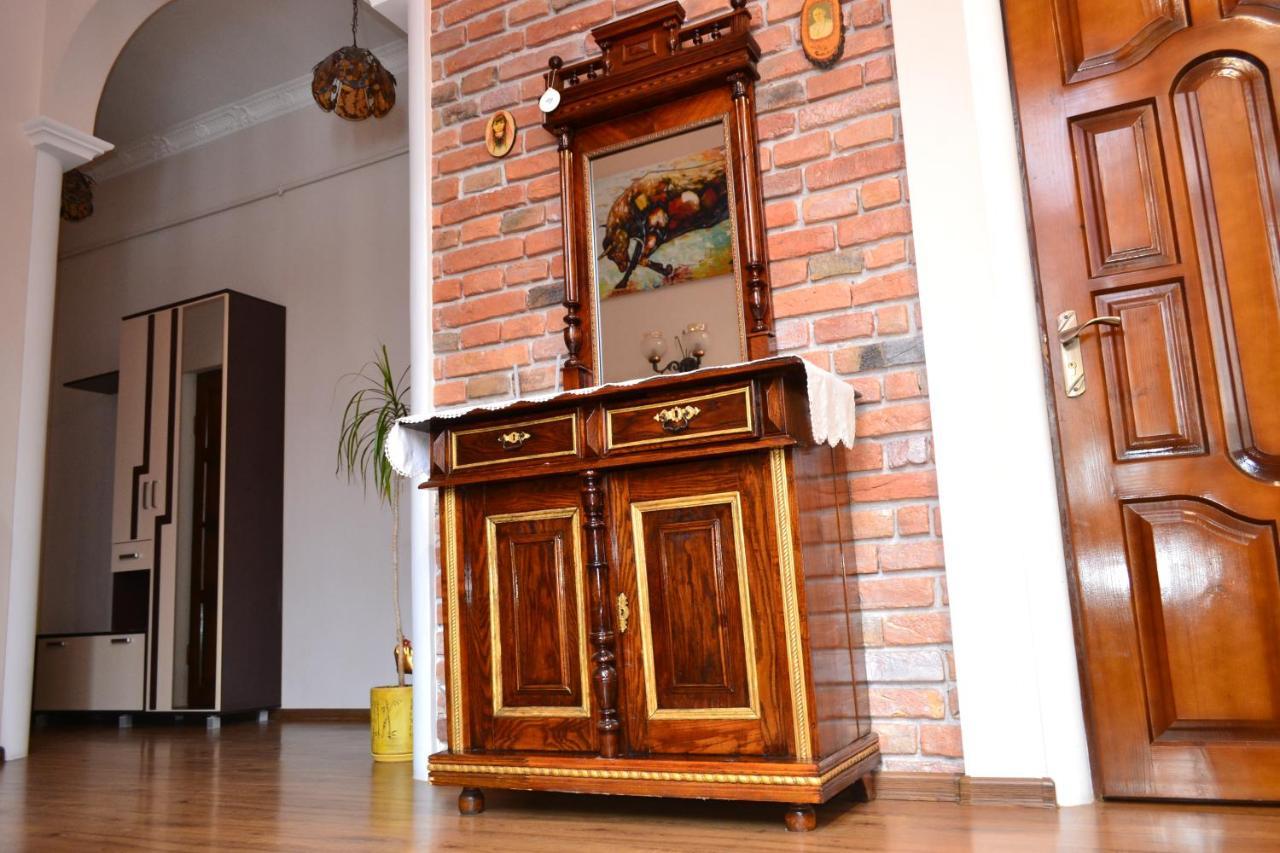 Apartment On Shevchenka Boulevard Ternopil Exteriör bild